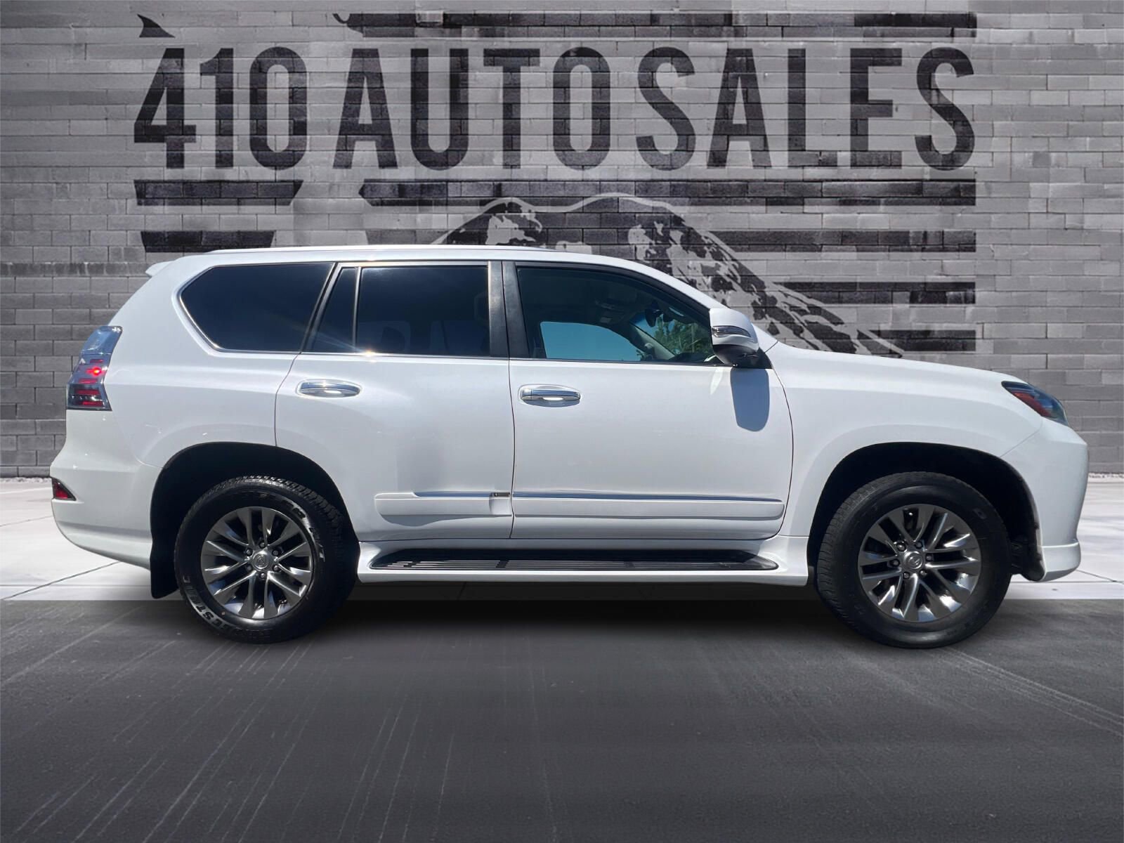 Used 2019 Lexus GX 460 Luxury image 2