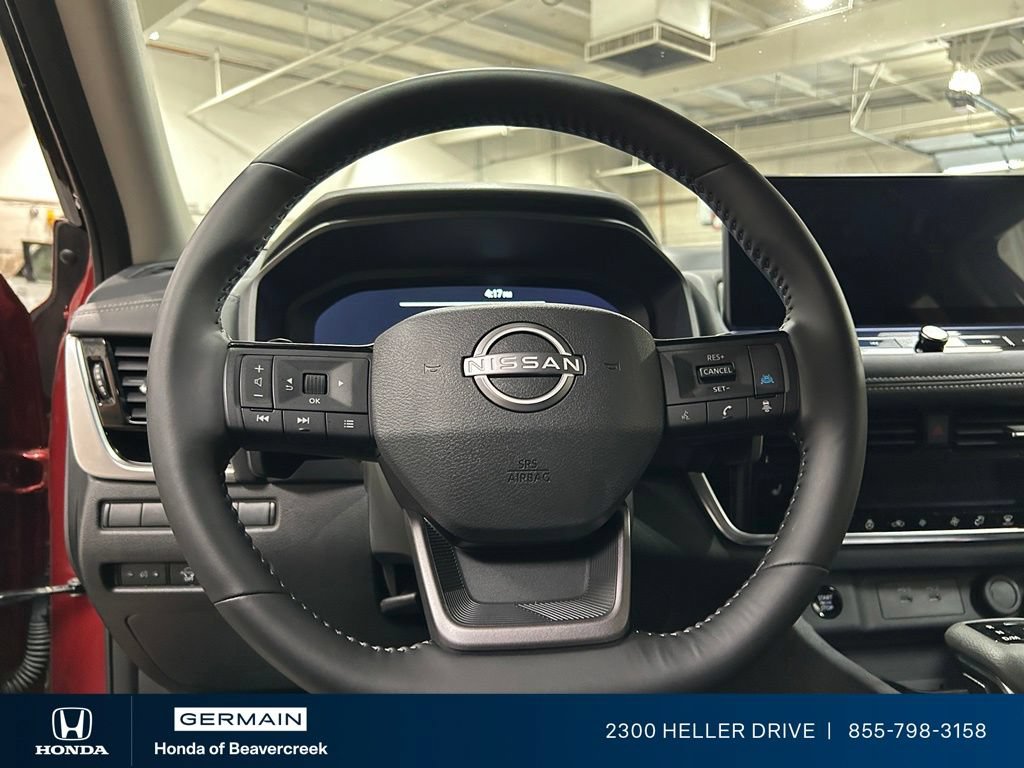 Used 2025 Nissan Rogue SL AWD/4WD image 16