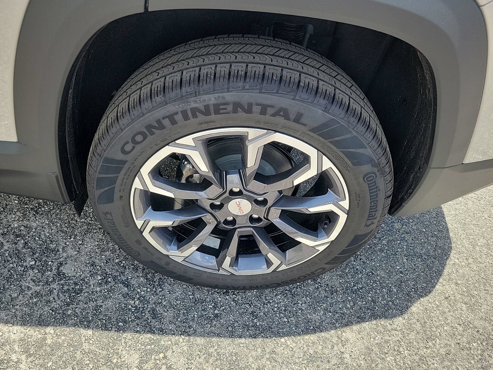New 2027 GMC Terrain Elevation w/ Elevation Premium Package FWD image 8