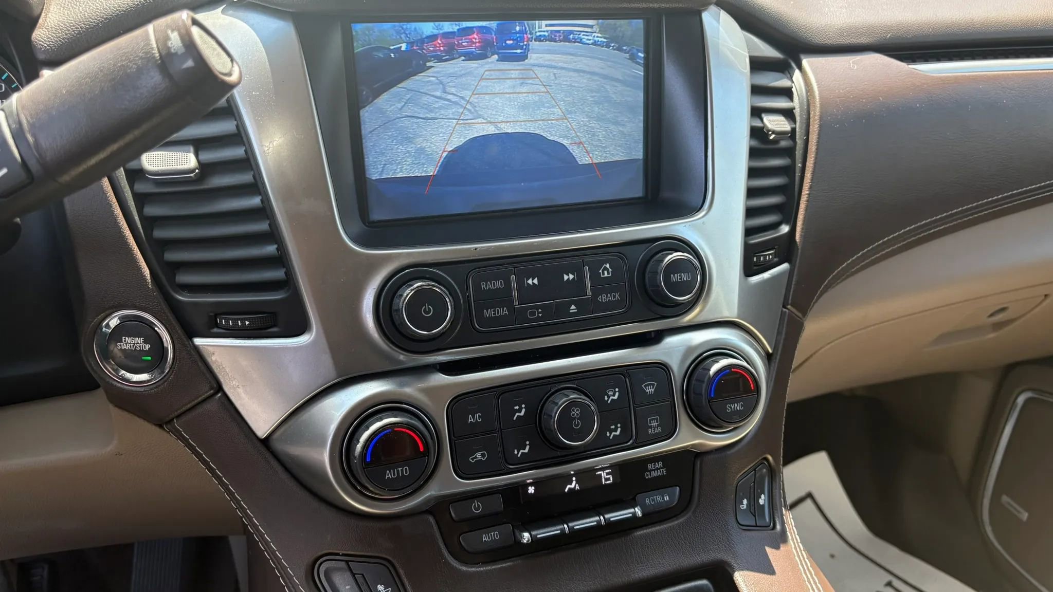 Used 2018 Chevrolet Suburban LT w/ LT Signature Package AWD/4WD image 19