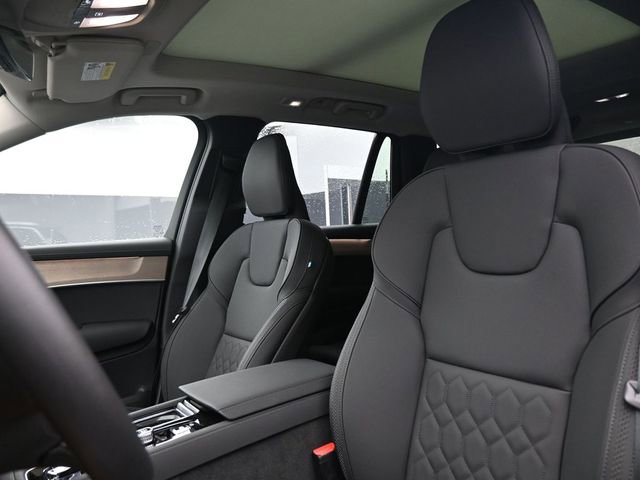 New 2026 Volvo XC90 B6 Plus w/ Protection Package Premier image 9