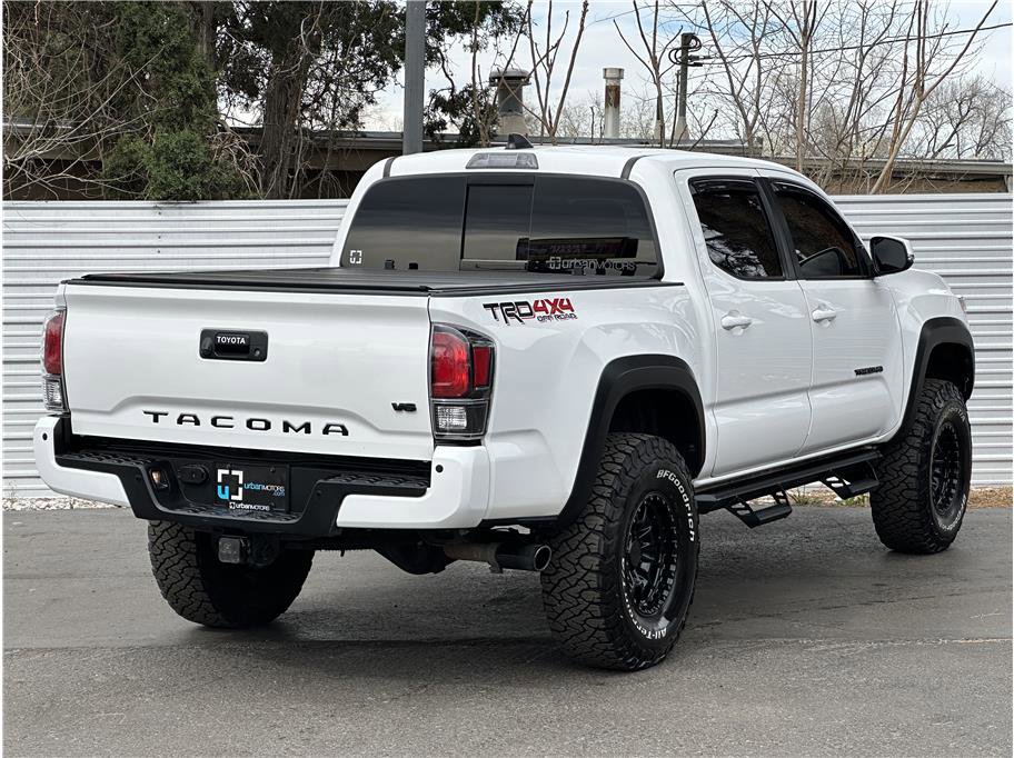Used 2023 Toyota Tacoma TRD Off-Road w/ TRD Premium Off Road Package image 10