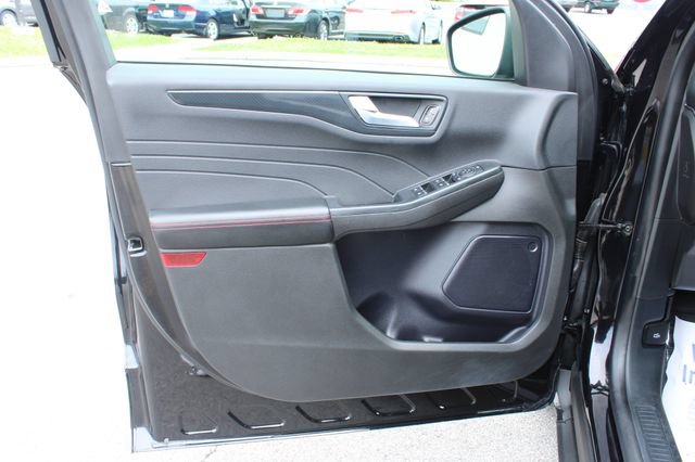 Used 2024 Ford Escape ST-Line w/ Tech Pack #1 AWD/4WD image 10