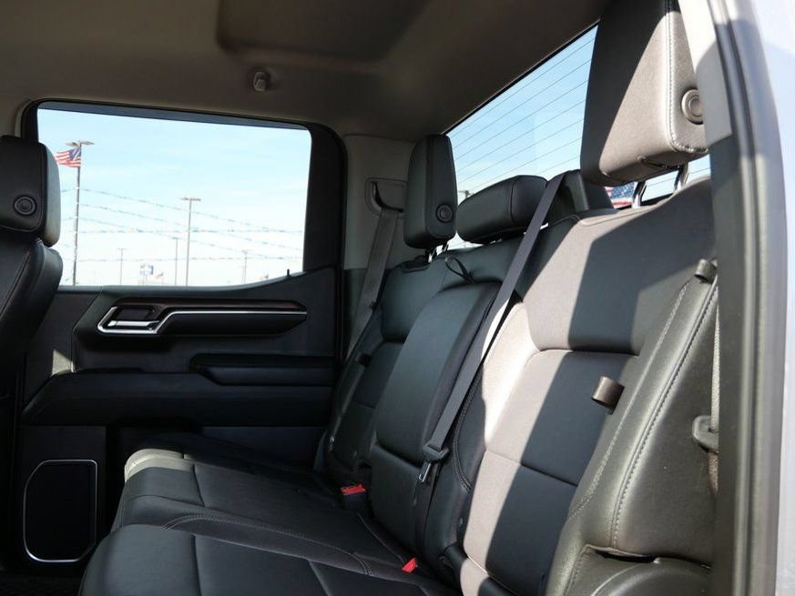 Used 2023 GMC Sierra 1500 SLT AWD/4WD image 16