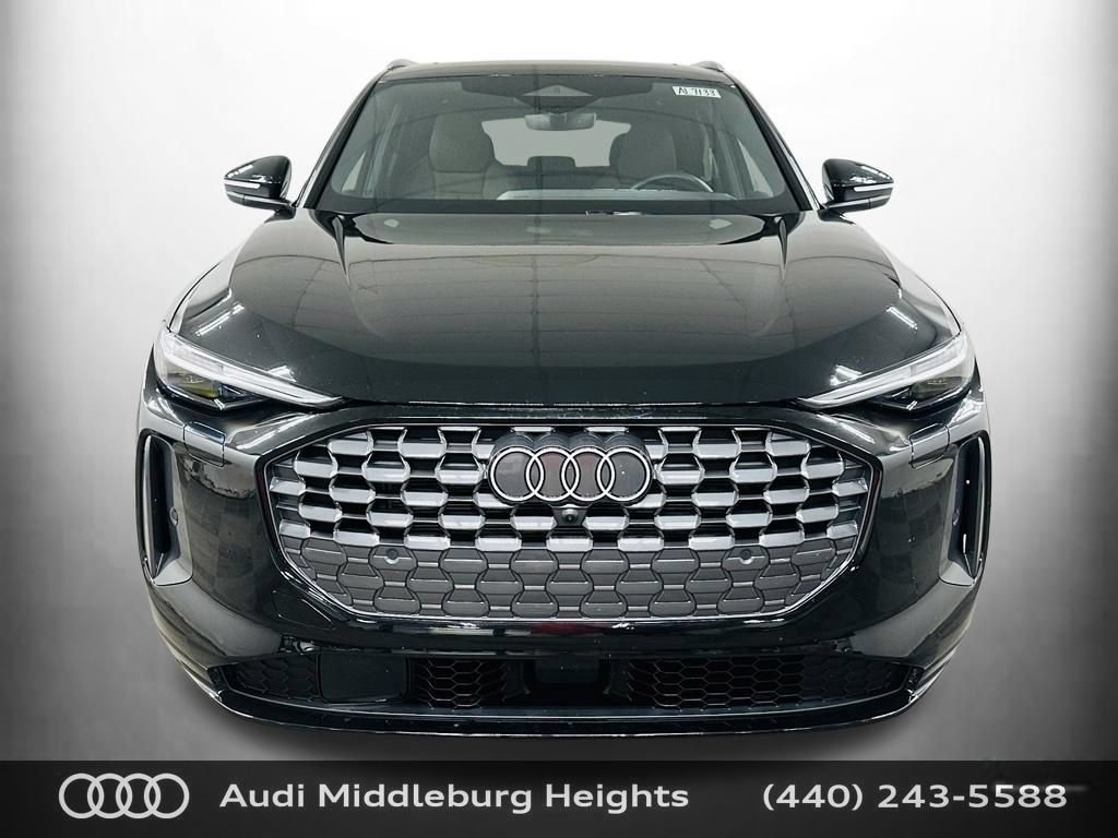 Certified 2025 Audi Q5 Premium Plus w/ Premium Plus AWD/4WD image 2
