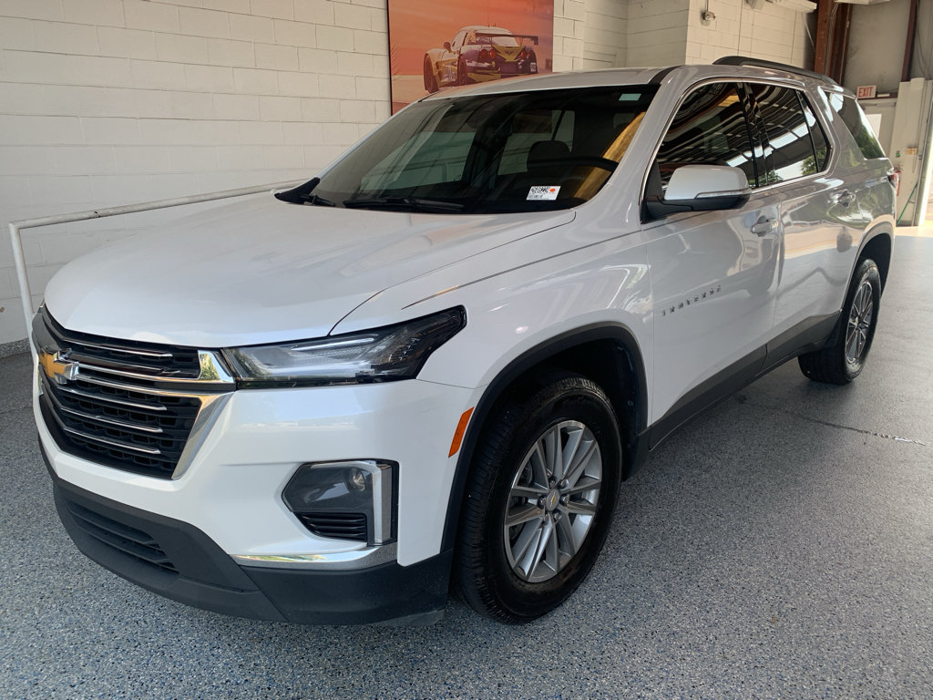 Used 2023 Chevrolet Traverse LT FWD image 4
