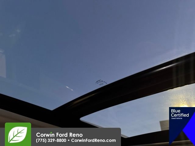 Used 2019 Jeep Cherokee Overland w/ Technology Group AWD/4WD image 21