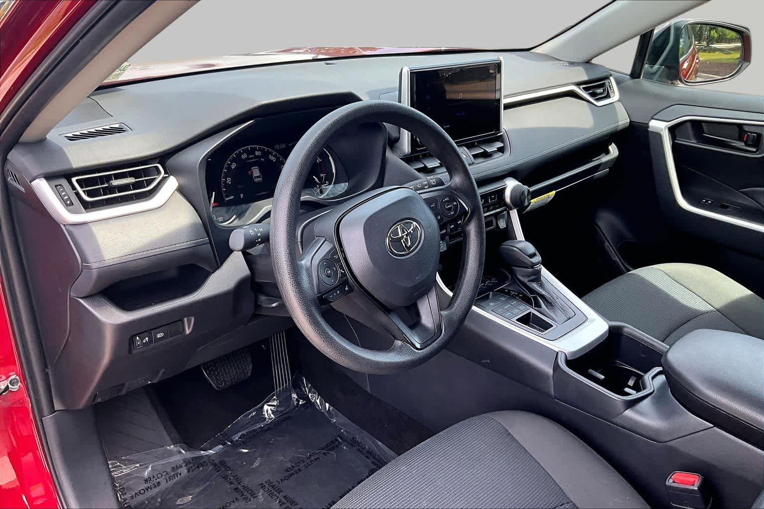 Used 2025 Toyota RAV4 LE AWD/4WD image 17