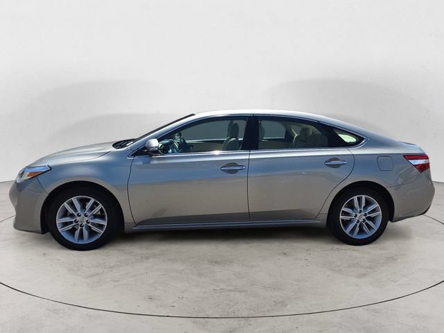 Used 2015 Toyota Avalon XLE Premium FWD image 2
