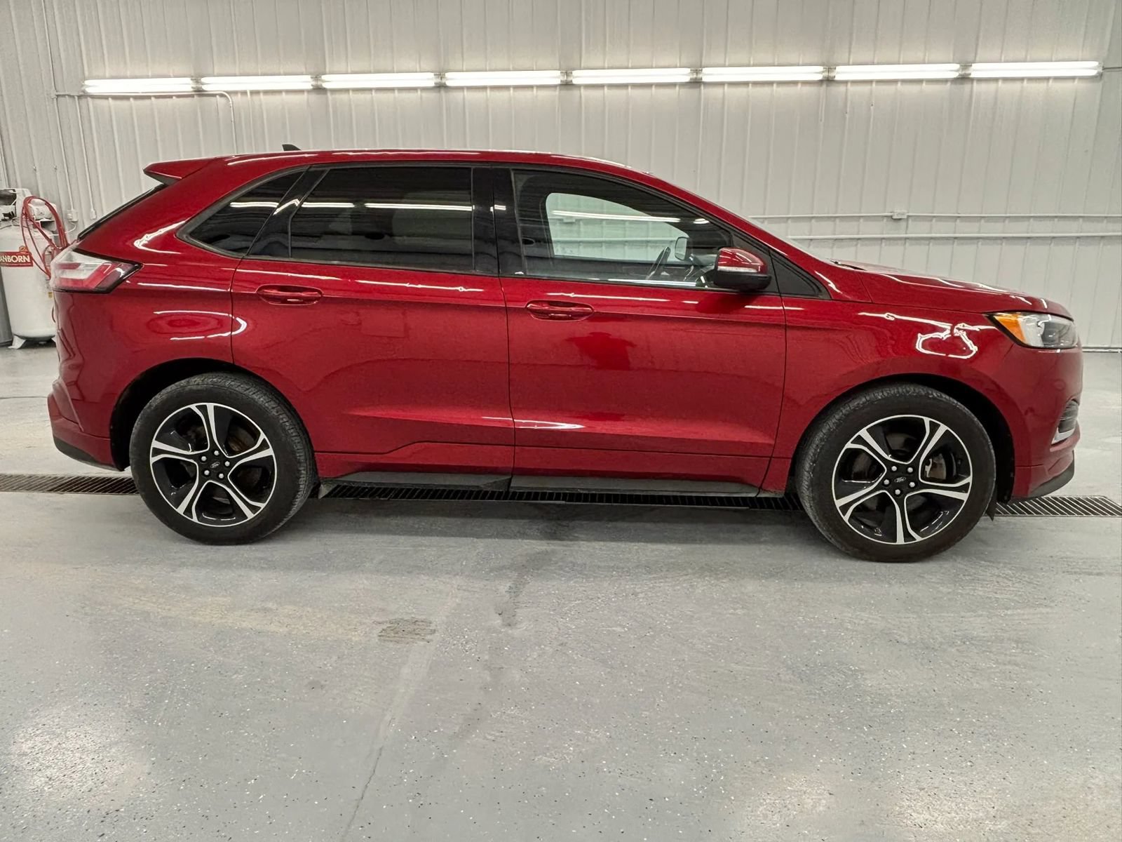 Used 2020 Ford Edge ST w/ Cold Weather Package AWD/4WD image 2