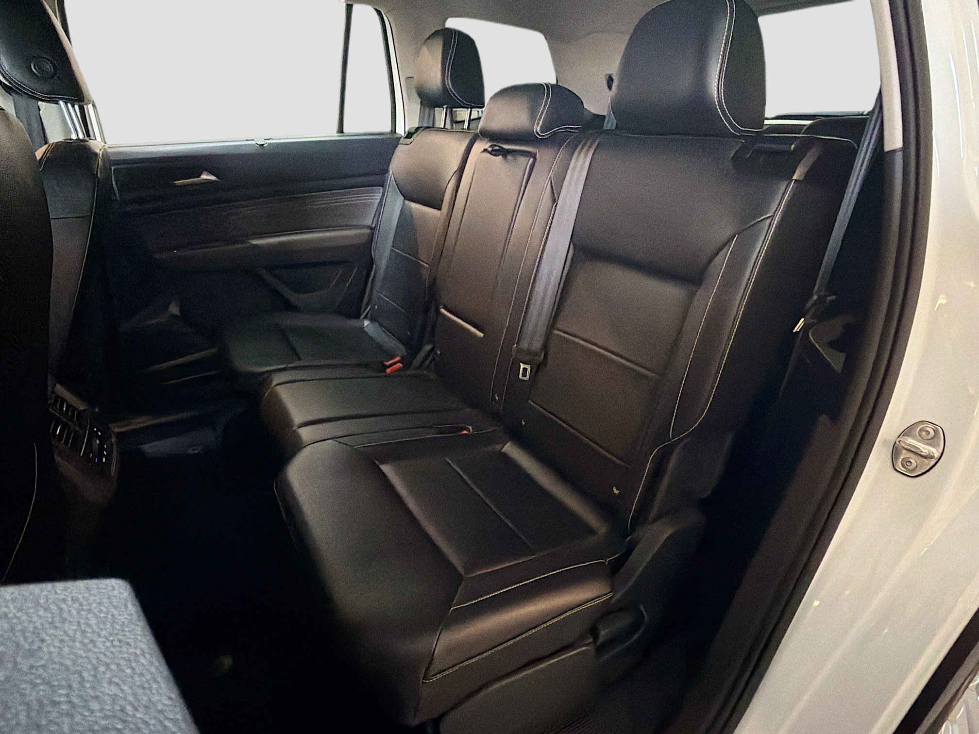 Used 2021 Volkswagen Atlas SE image 28