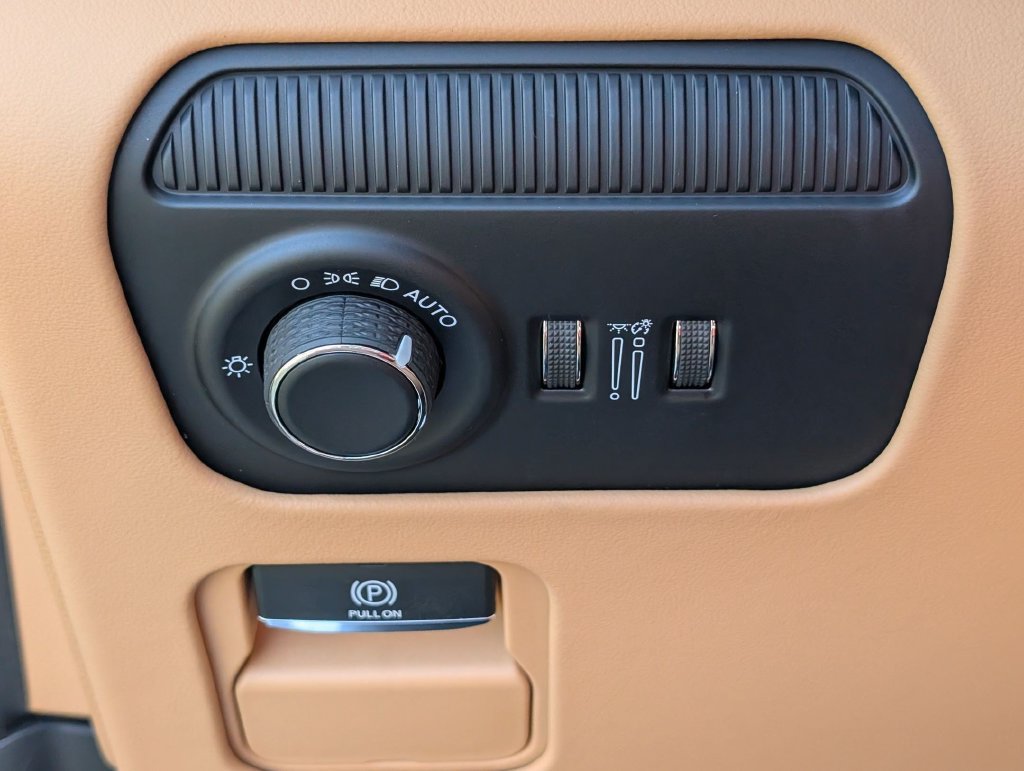 New 2026 Jeep Grand Wagoneer L Summit AWD/4WD image 13
