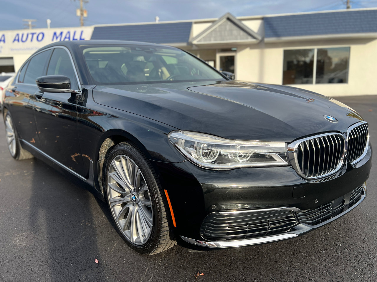 Used 2019 BMW 750i w/ Executive Package image 7