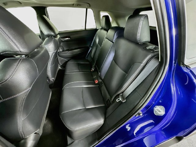 Used 2025 Toyota Corolla Cross XLE w/ Convenience Package AWD/4WD image 31