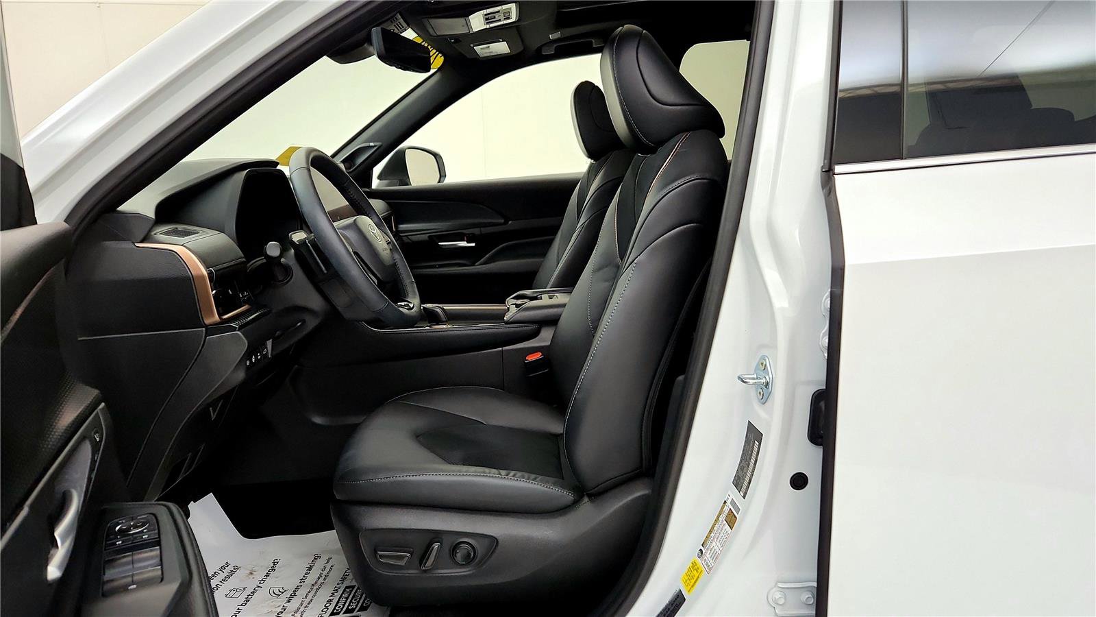 Used 2024 Toyota Grand Highlander AWD Hybrid image 26