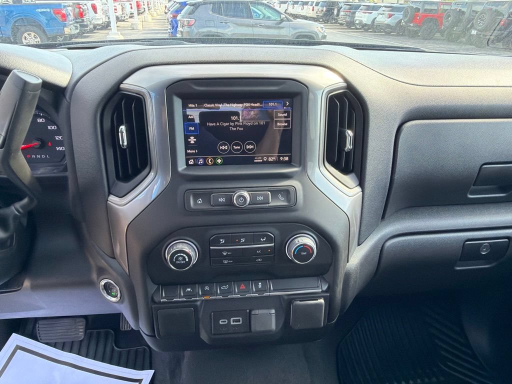 Used 2025 Chevrolet Silverado 1500 Custom AWD/4WD image 25