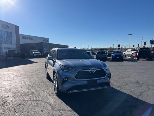 Used 2023 Toyota Highlander L