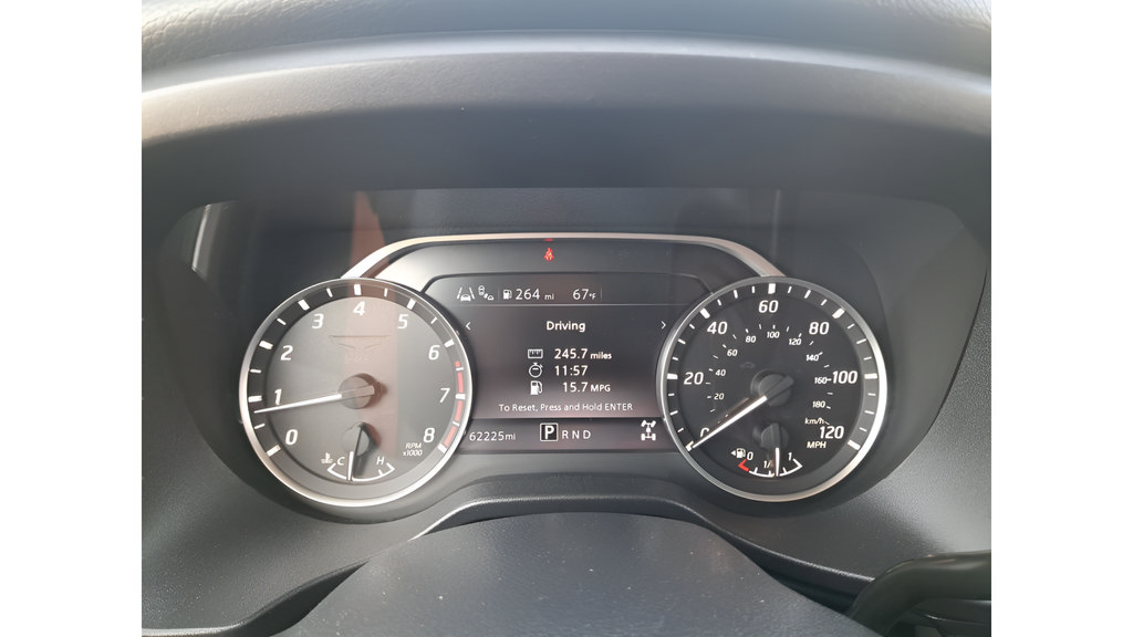 Used 2022 Nissan Titan SV AWD/4WD image 16