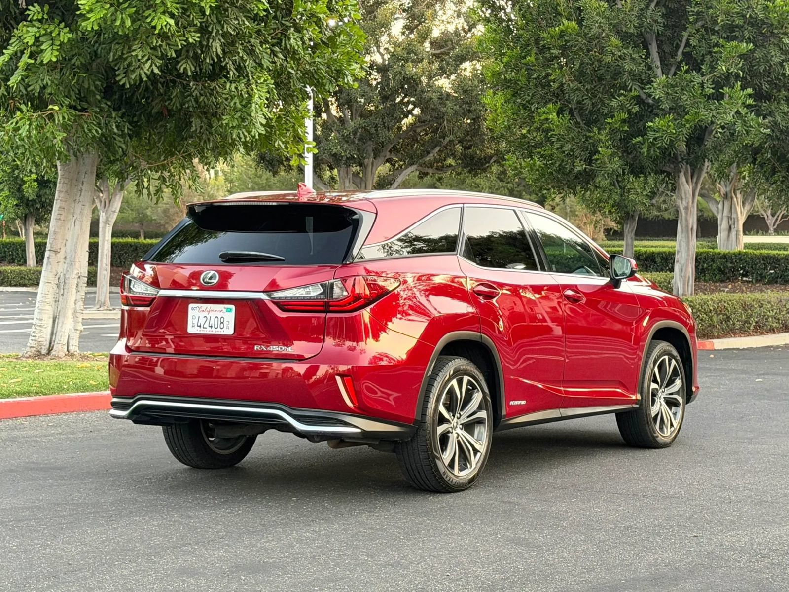 Used 2018 Lexus RX 450hL Premium w/ Premium Package AWD/4WD image 4