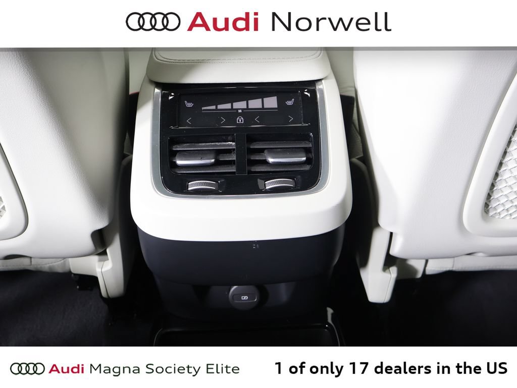 Used 2024 Volvo XC90 B6 Plus AWD/4WD image 23