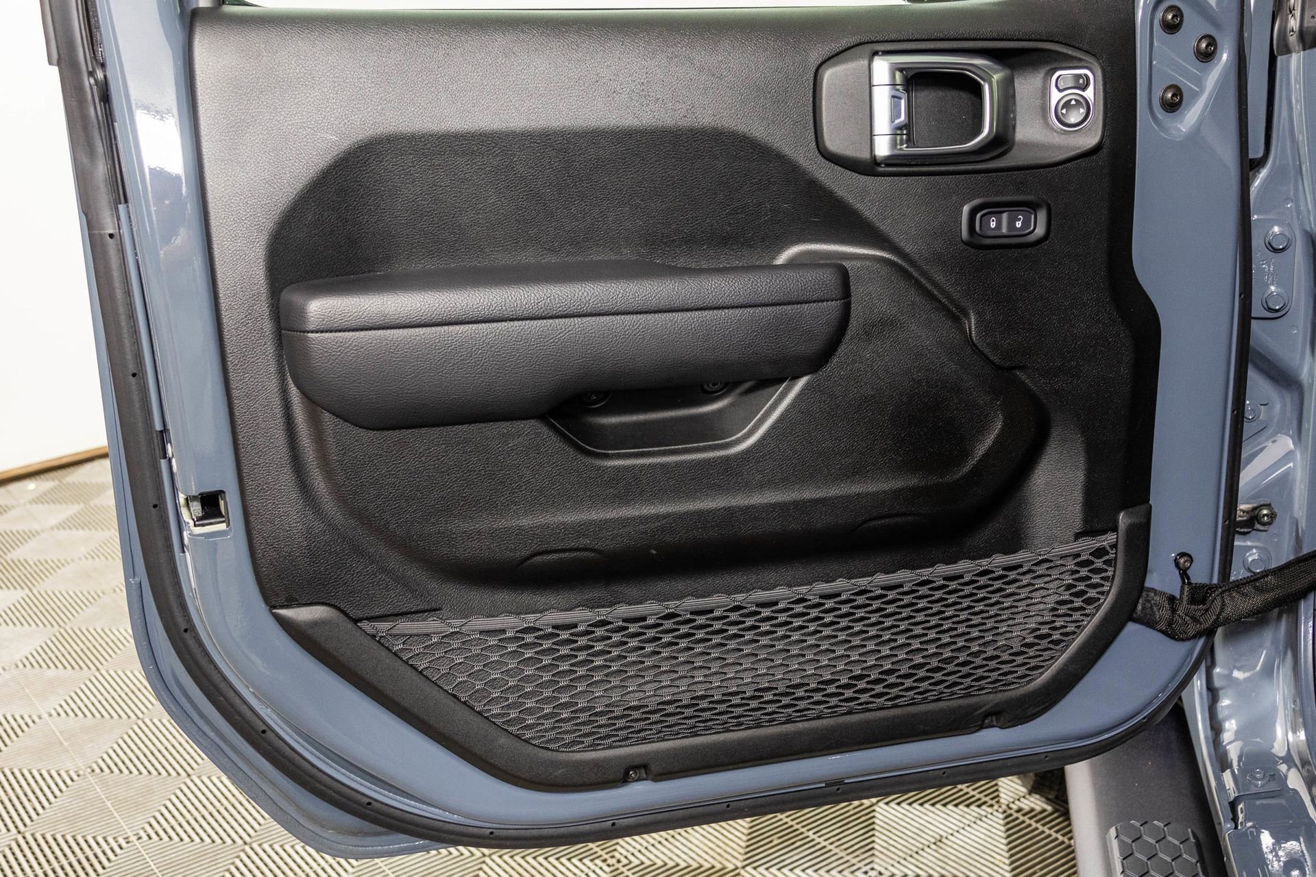 Used 2024 Jeep Wrangler Sport AWD/4WD image 35
