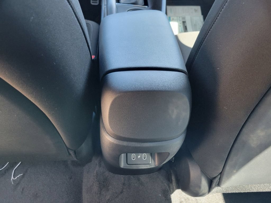 Used 2025 Hyundai Elantra Sport FWD image 31