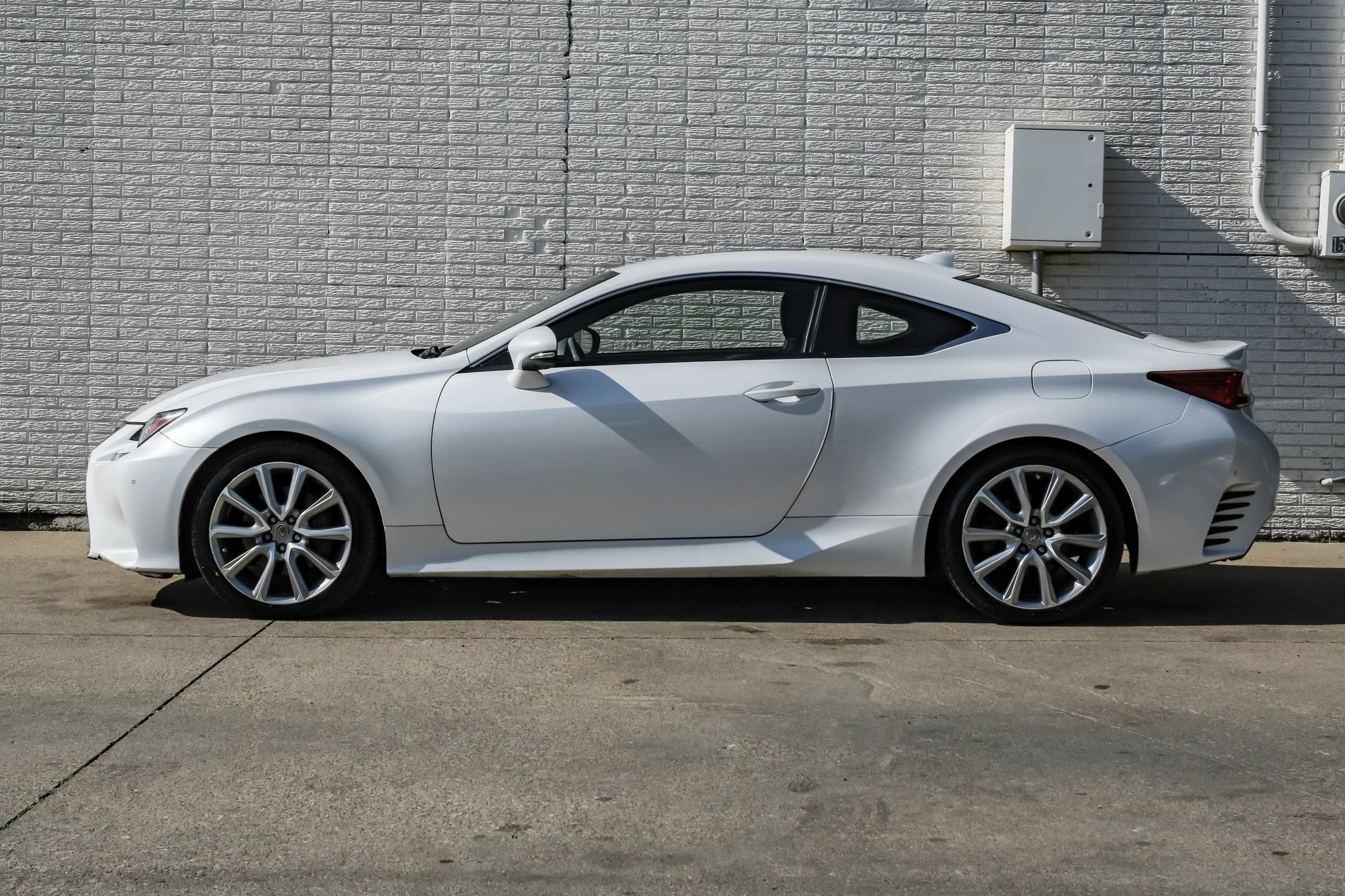 Used 2016 Lexus RC 350 w/ Luxury Package RWD image 11