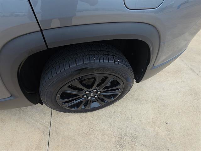 Used 2022 GMC Acadia SLE w/ Driver Convenience Package FWD image 9