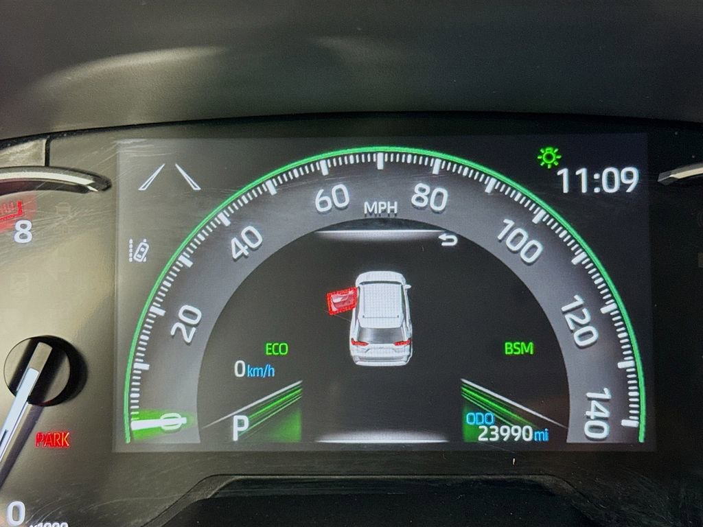 Used 2025 Toyota RAV4 XLE FWD image 15