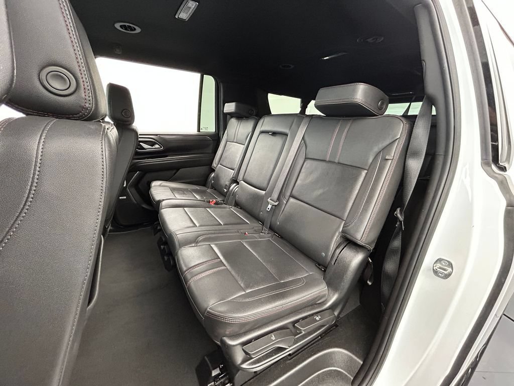 Used 2024 Chevrolet Suburban RST RWD image 33