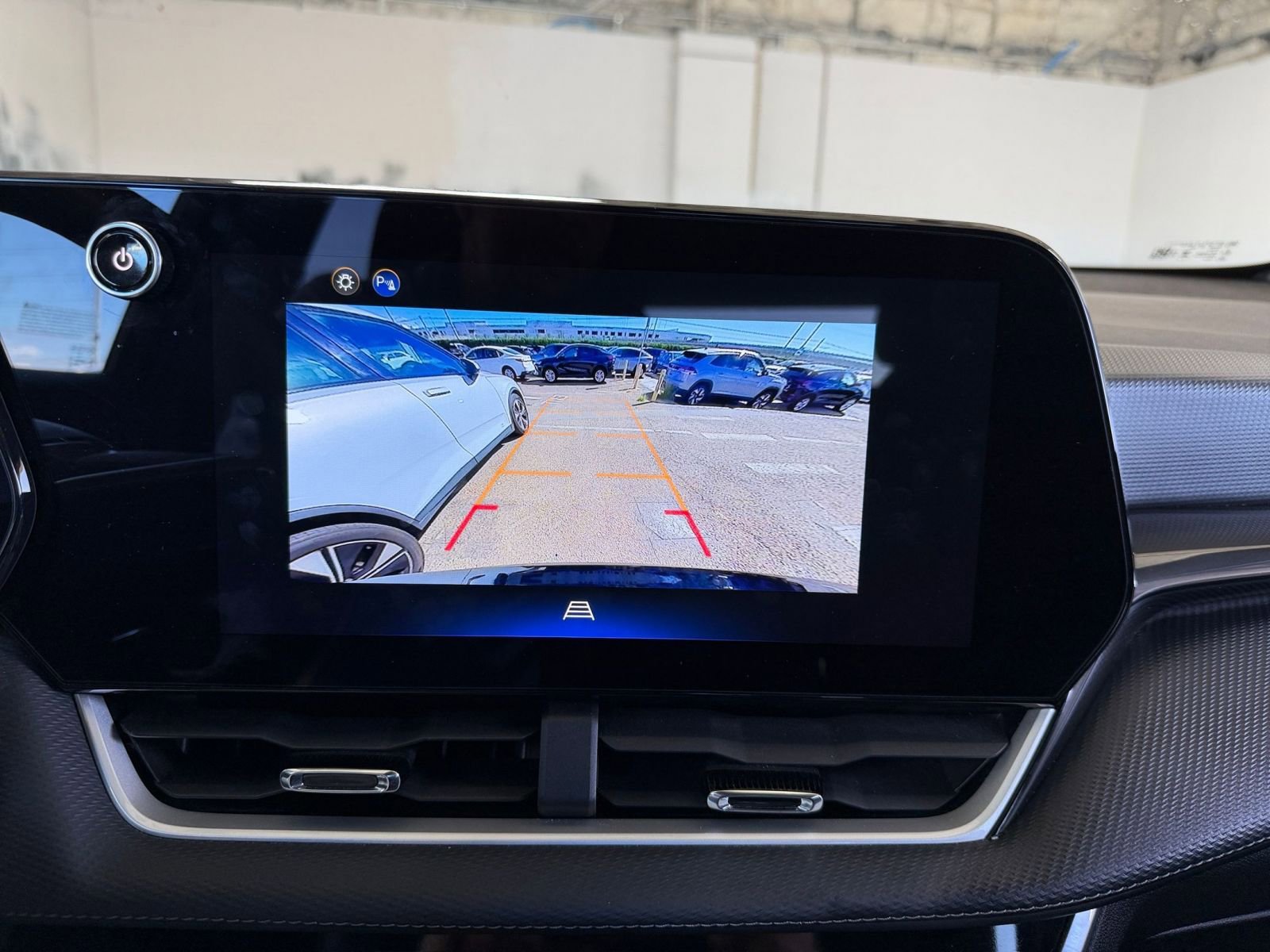 Used 2025 Chevrolet Equinox LT image 17