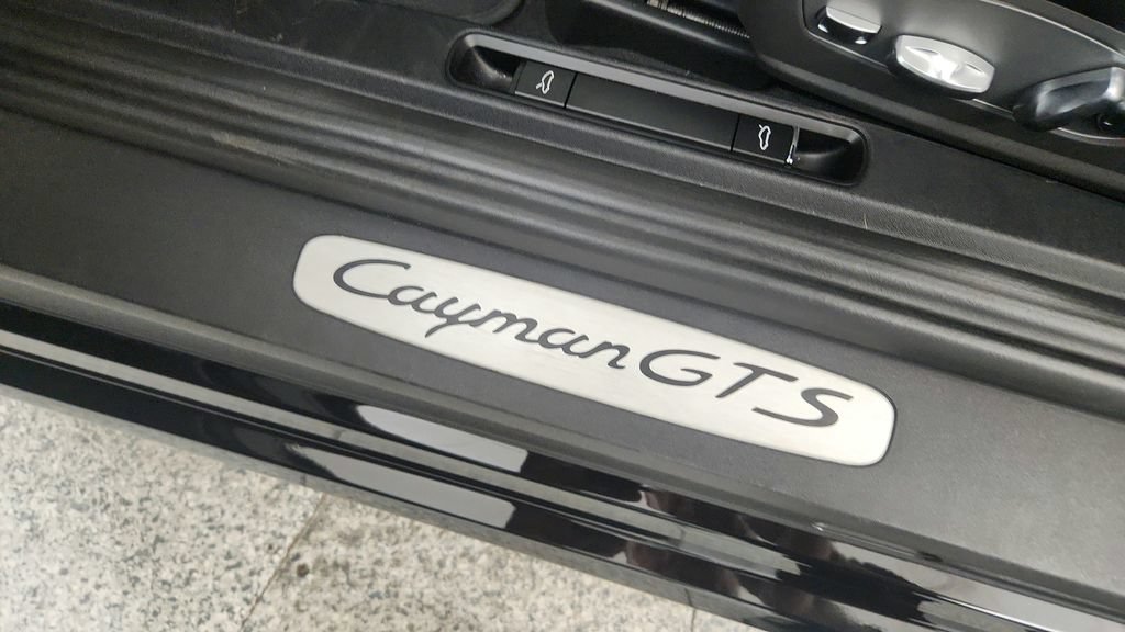 Used 2018 Porsche 718 Cayman GTS RWD image 23
