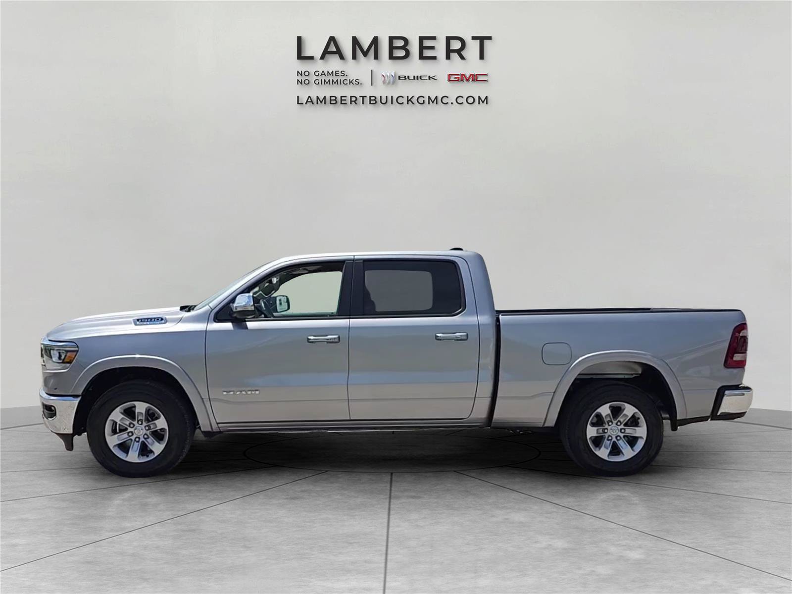 Used 2022 RAM 1500 Laramie AWD/4WD image 2