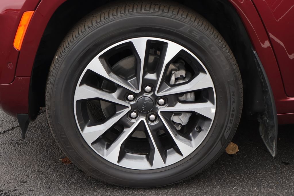 Used 2024 Jeep Grand Cherokee Overland image 11