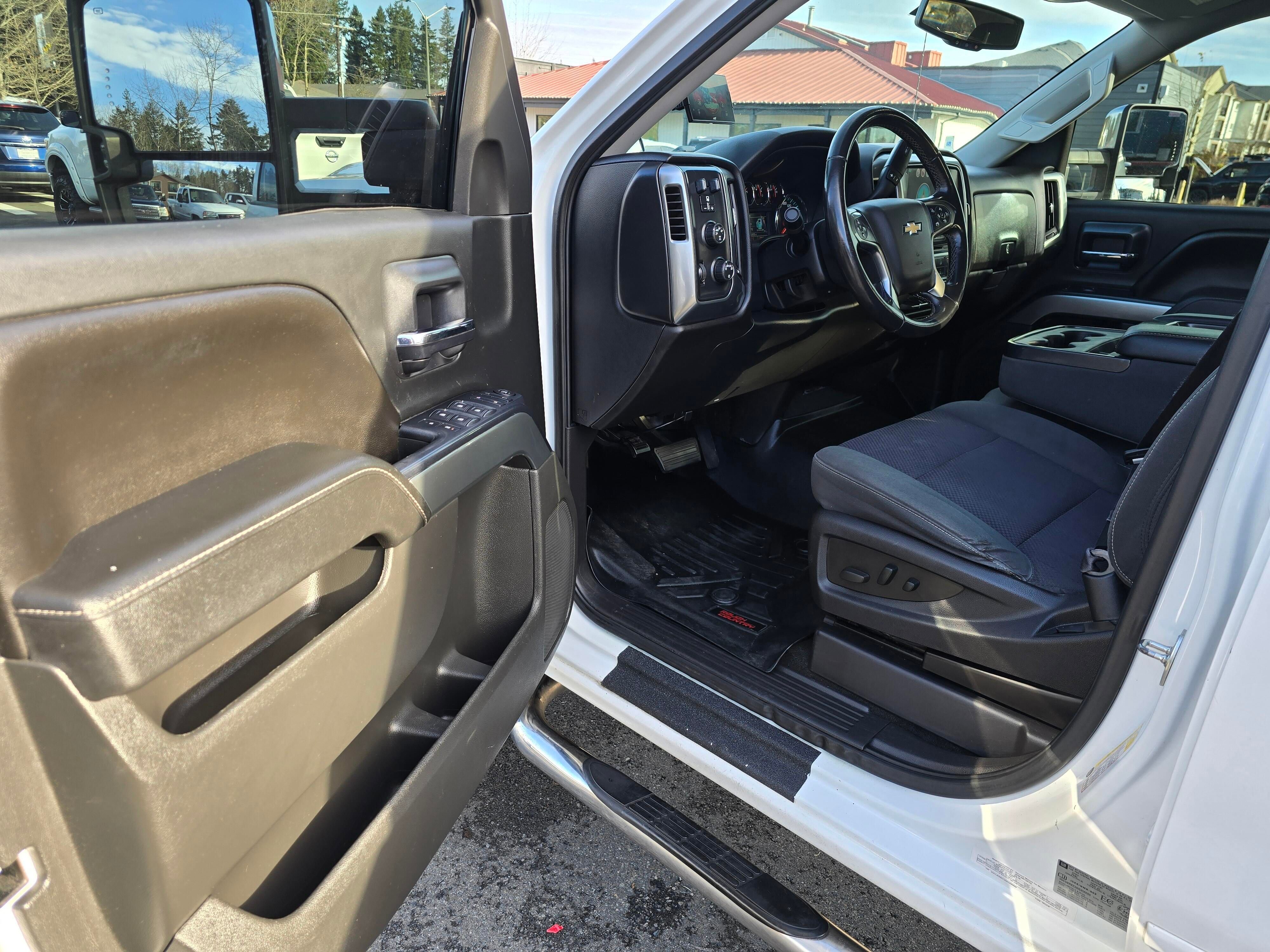 Used 2016 Chevrolet Silverado 1500 LT image 23