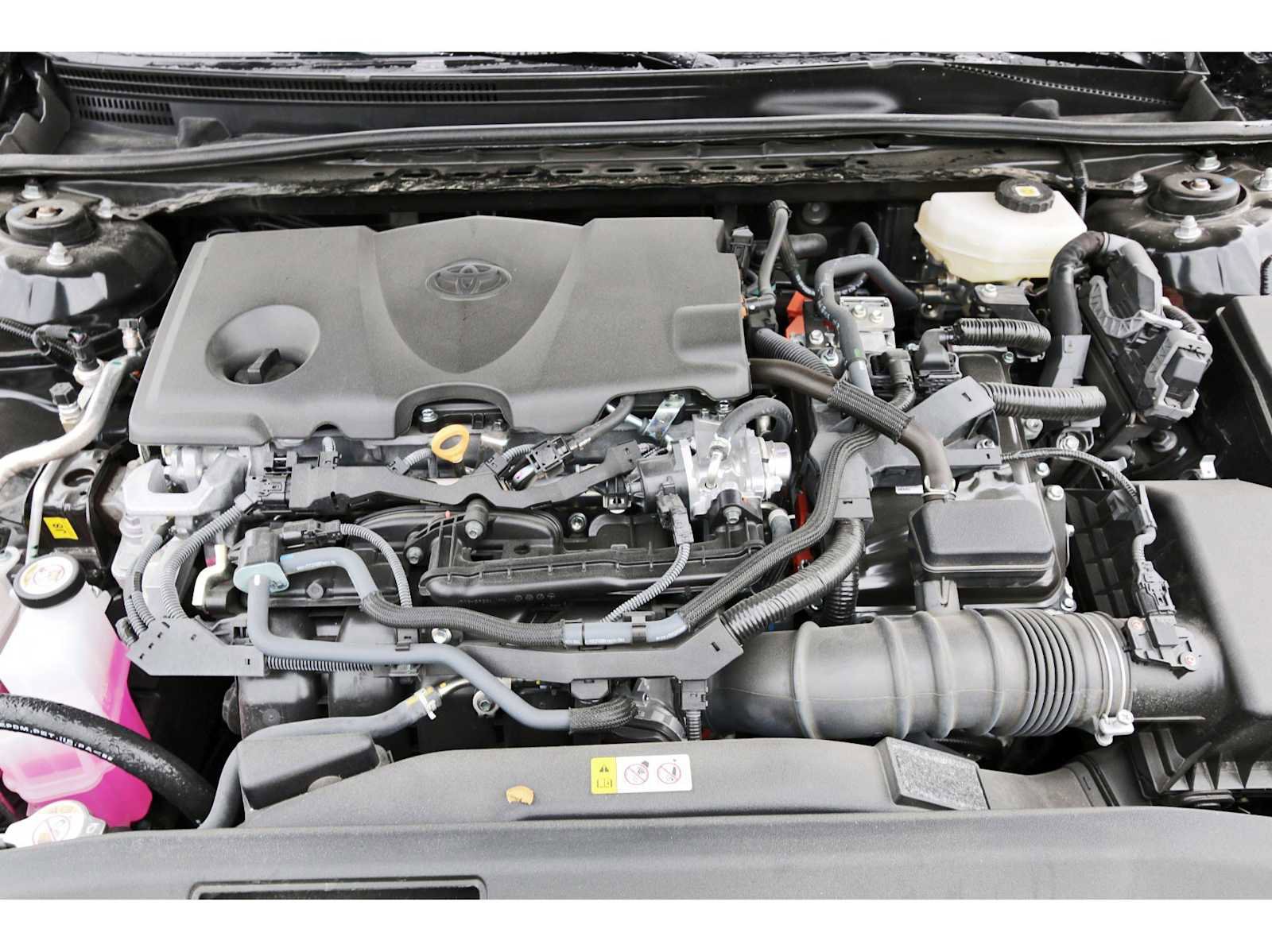 Used 2025 Toyota Camry SE w/ Convenience Package image 30