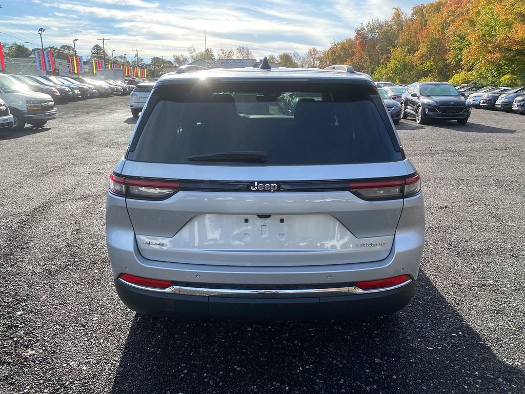 Used 2024 Jeep Grand Cherokee Laredo image 6
