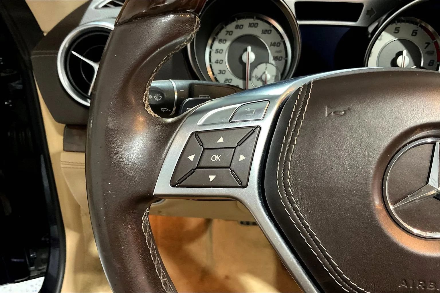 Used 2013 Mercedes-Benz SL 550 w/ Premium Pkg image 11