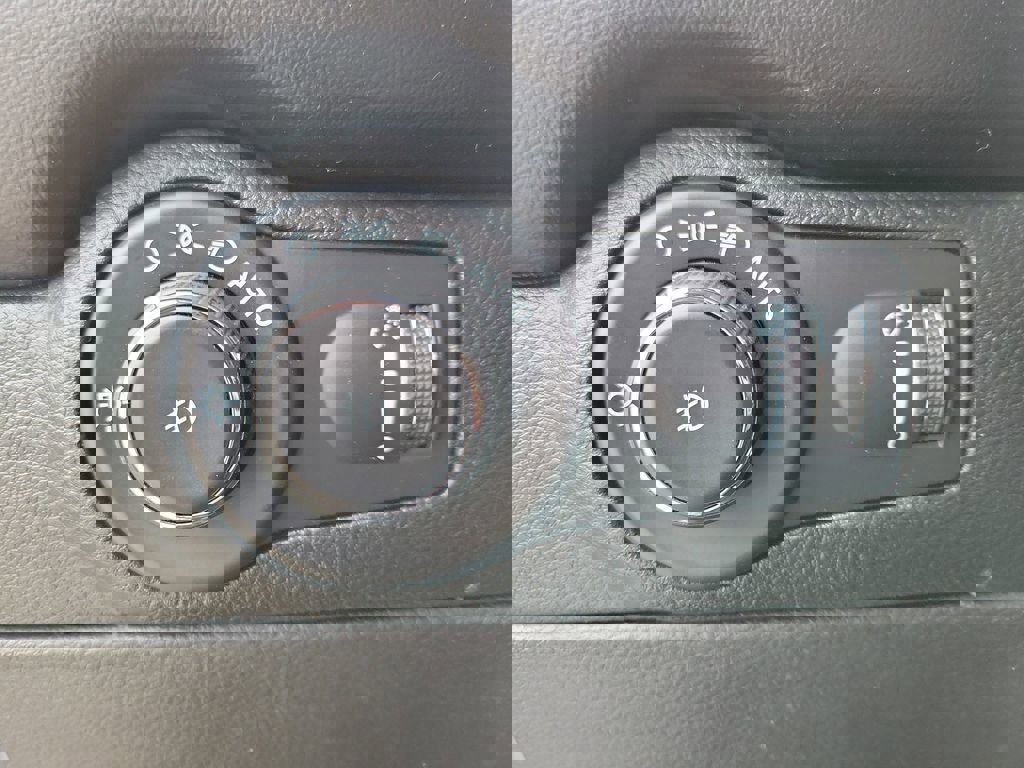 Used 2023 Dodge Durango GT image 25