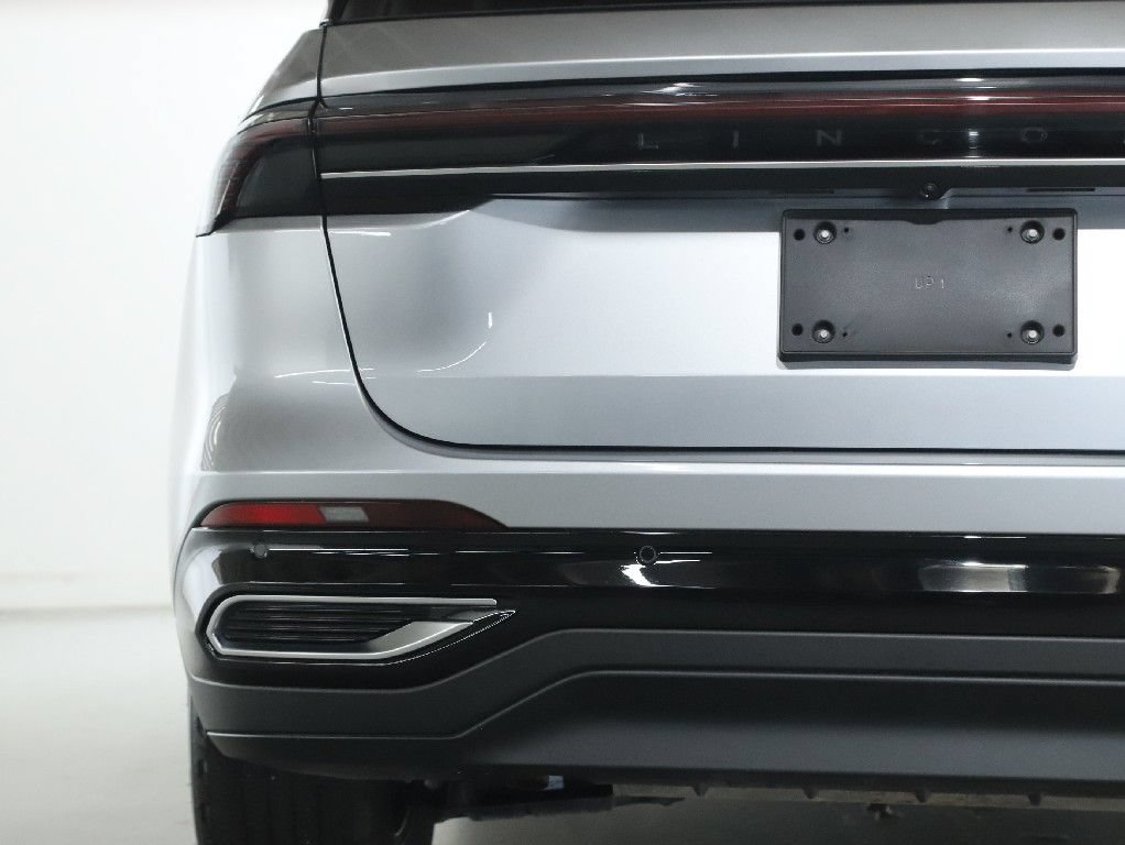 Used 2025 Lincoln Nautilus Premier AWD/4WD image 42