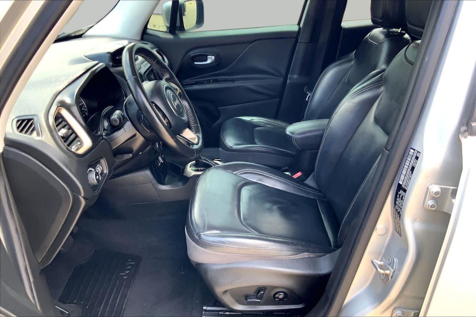 Used 2016 Jeep Renegade Limited FWD image 8