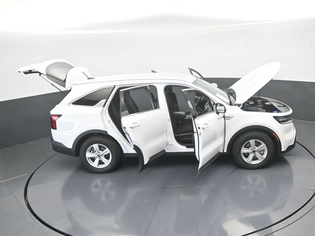 Used 2023 Kia Sorento LX image 65