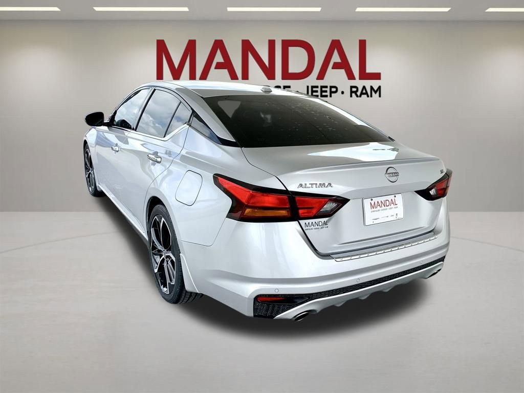 Used 2023 Nissan Altima 2.5 SL FWD image 9