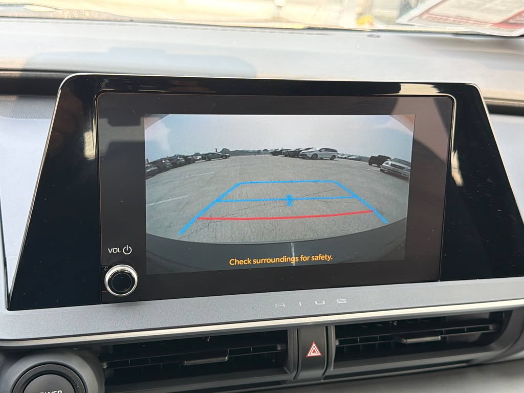 Used 2025 Toyota Prius LE FWD image 25