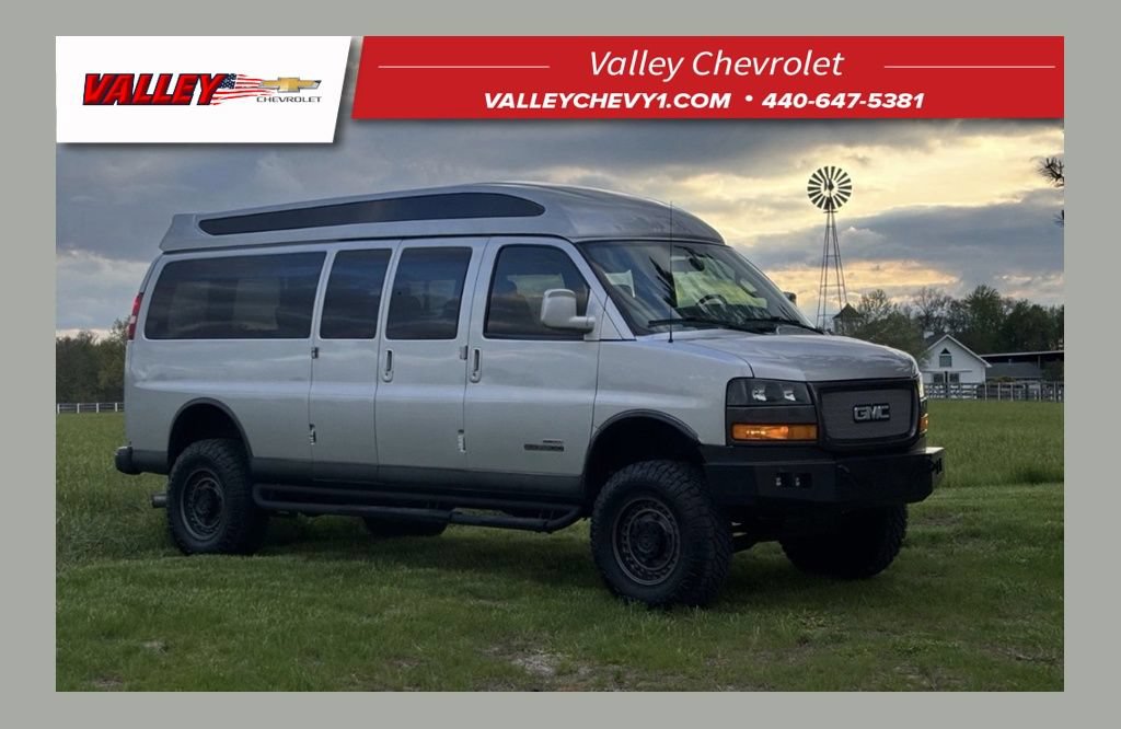Used 2018 GMC Savana 3500 Extended RWD image 1