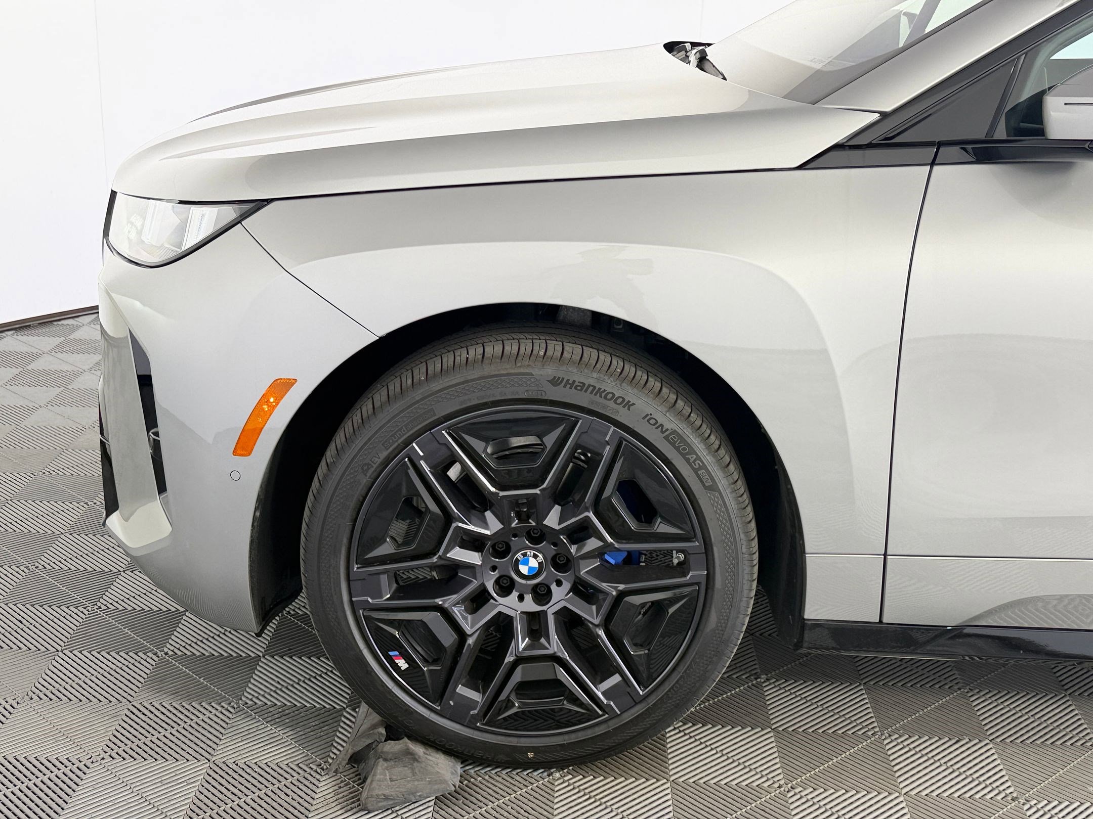 New 2026 BMW iX xDrive45 w/ M Sport Package AWD/4WD image 11