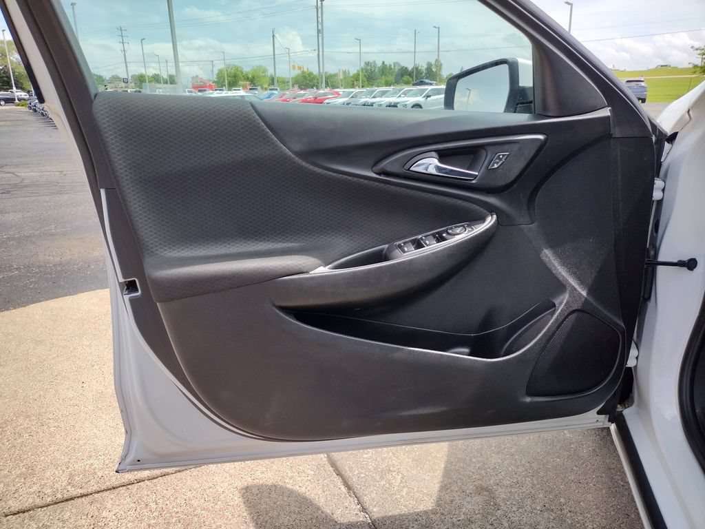 Used 2023 Chevrolet Malibu LT FWD image 17