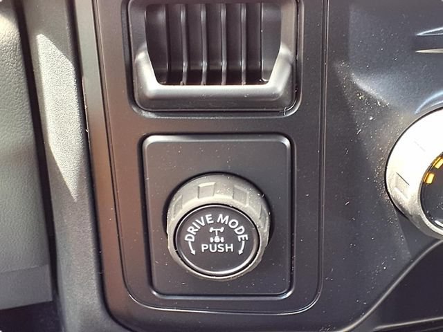 New 2025 Ford F250 XL w/ 360-Degree Camera Package RWD image 16