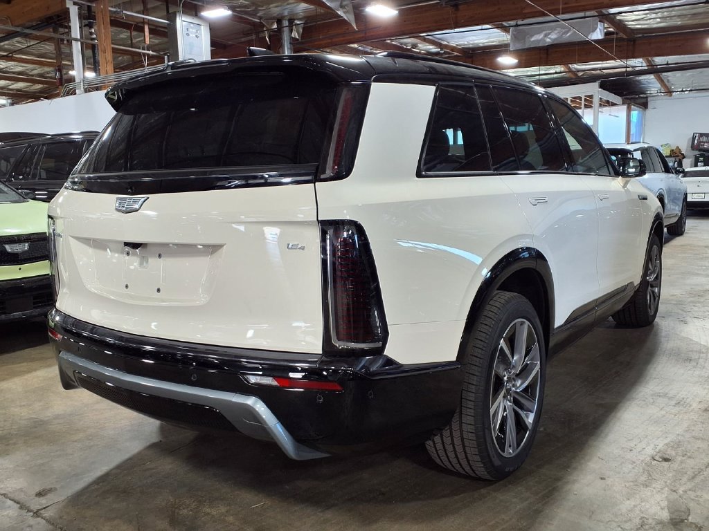 New 2027 Cadillac Vistiq Luxury AWD/4WD image 7
