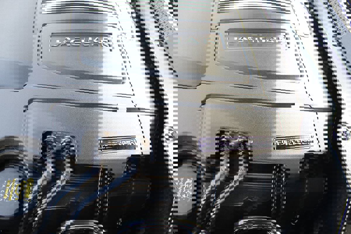 Used 2017 Jaguar XE Prestige image 37